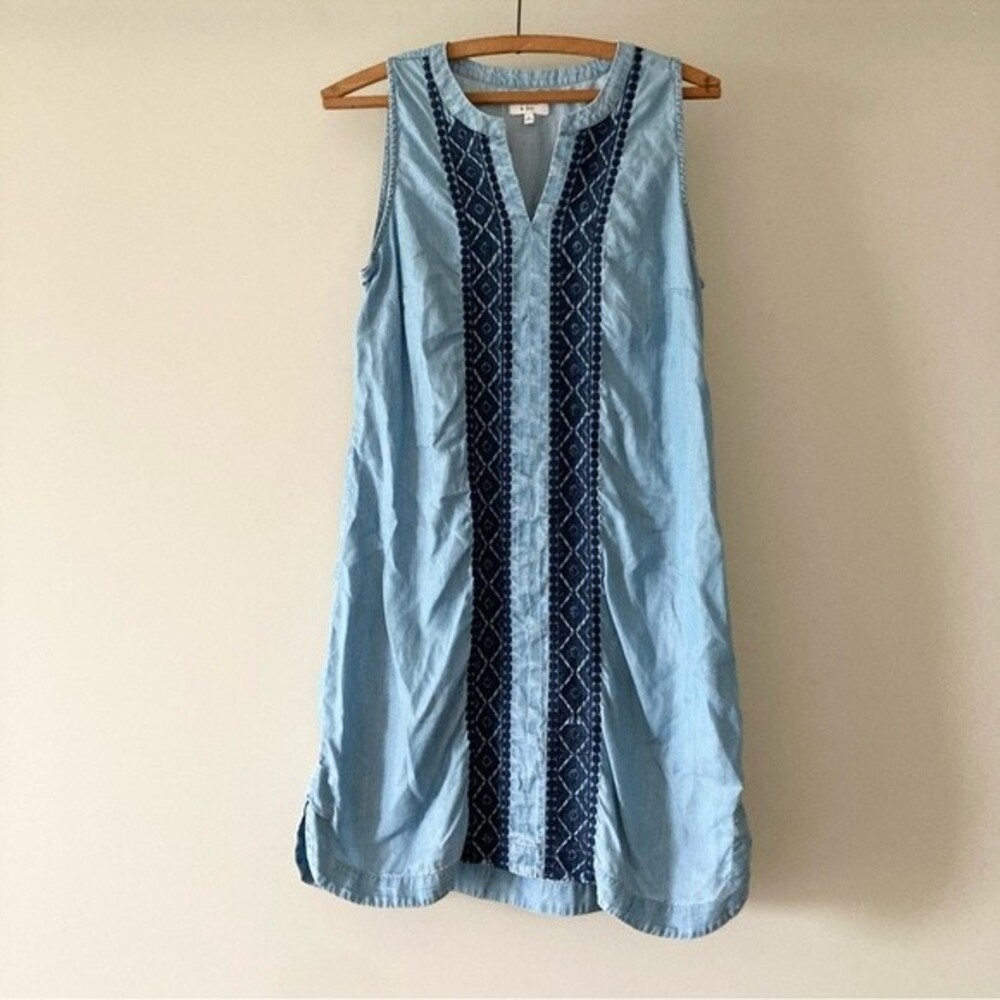 Crown and Ivy Chambray‎ Dress 6